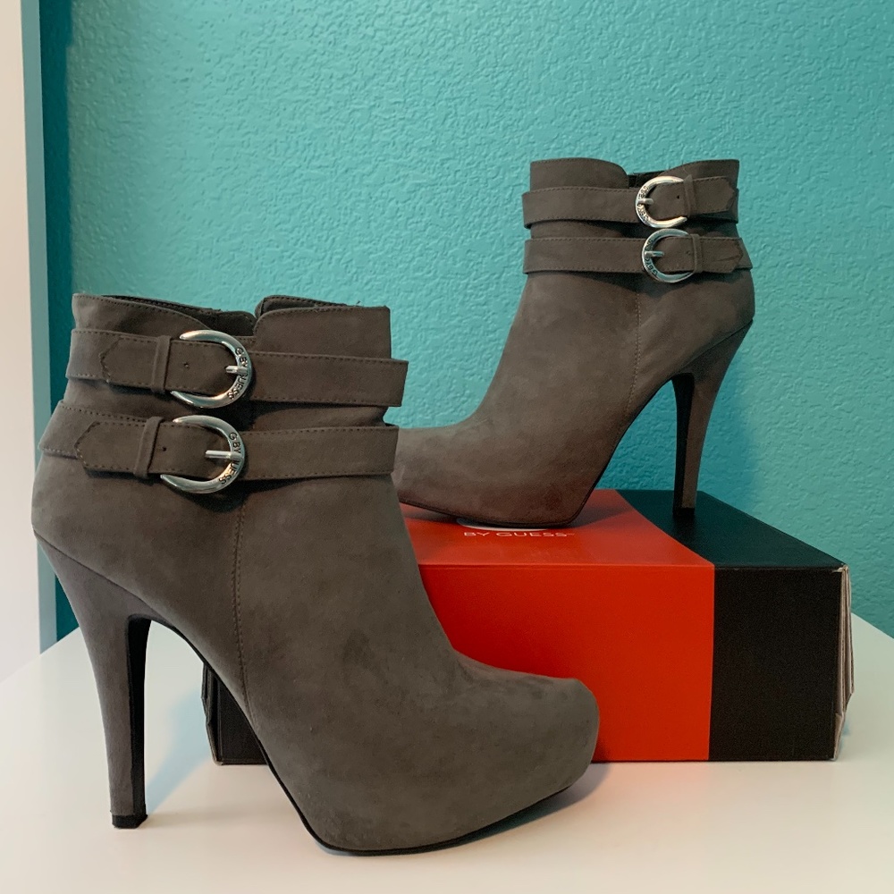 NEW GUESS Gemm 2 Suede Ankle Boot